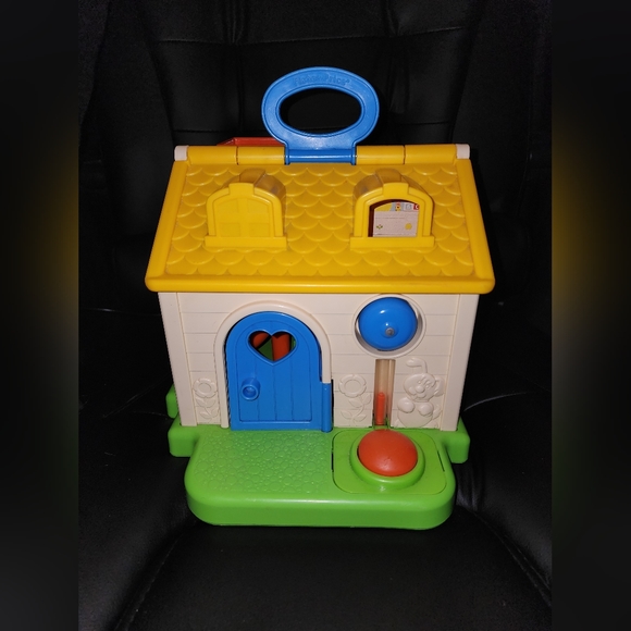 Vtg Fisher Price Little People House 1984 - Picture 1 of 7
